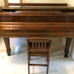 スタンウェイ社100周年エンブレムの入った、もう時期70歳のピアノ 1953年 スタンウェイL