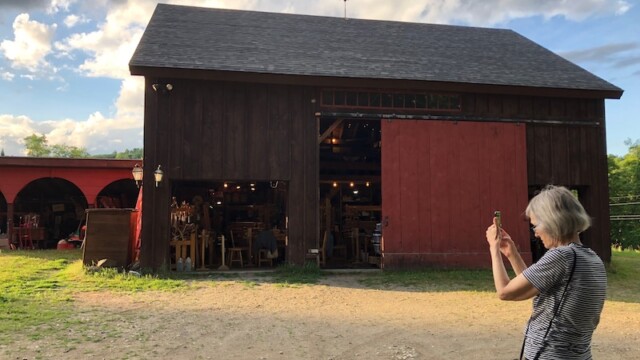 織物講習をやった建物